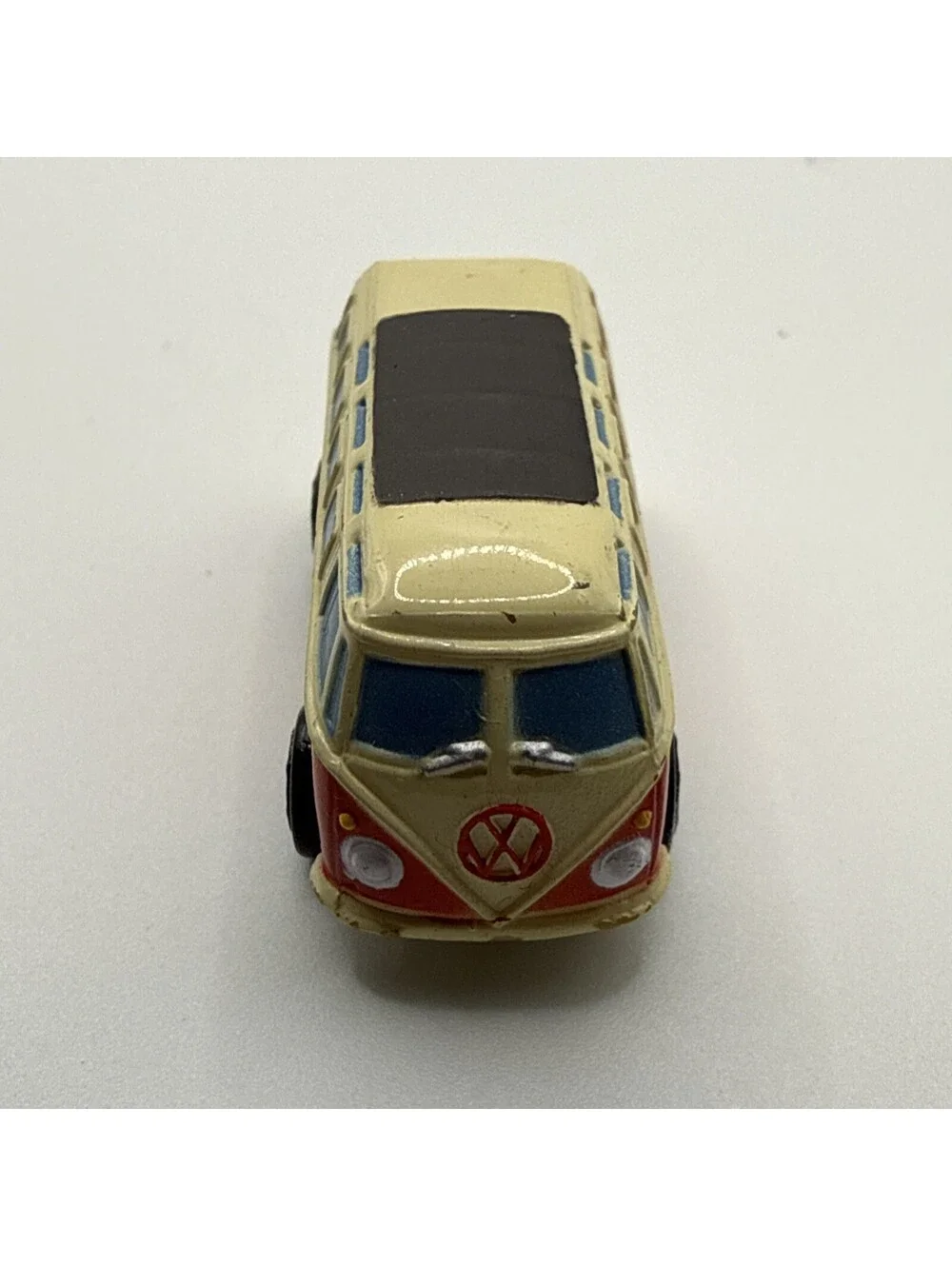 Vintage Micro Machines Volkswagen VW Microbus Bus Red/White 1994 LGT